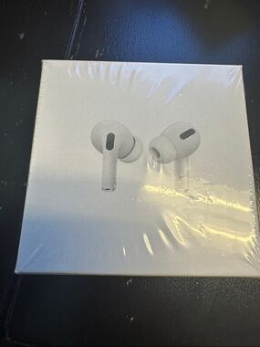 AirPods Pro (White) Earbuds Packaging